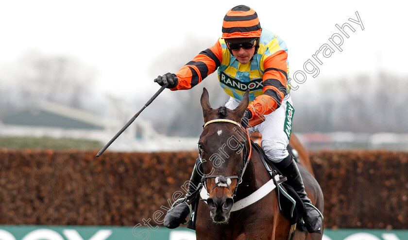 Might-Bite-0013 
 MIGHT BITE (Nico de Boinville) wins The Betway Bowl Chase Aintree 12 Apr 2018 - Pic Steven Cargill / Racingfotos.com