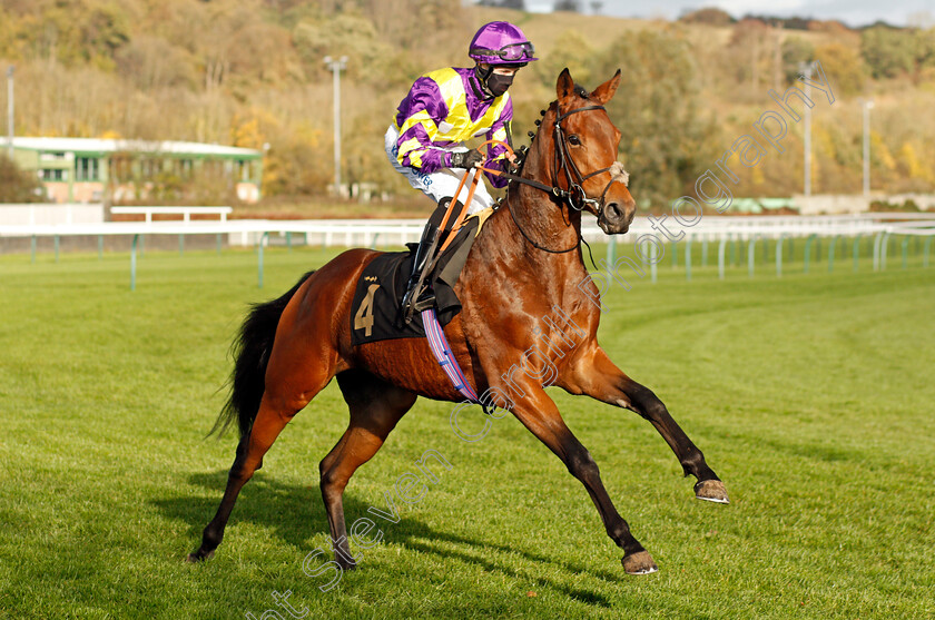 Gyenyame-0001 
 GYENYAME (Callum Hutchinson)
Nottingham 4 Nov 2020 - Pic Steven Cargill / Racingfotos.com