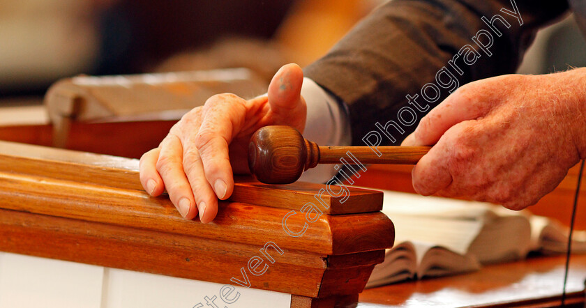 Tattersalls-0007 
 Auctioneer brings down the gavel at Tattersalls Sales
Newmarket 10 Oct 2019 - Pic Steven Cargill / Racingfotos.com