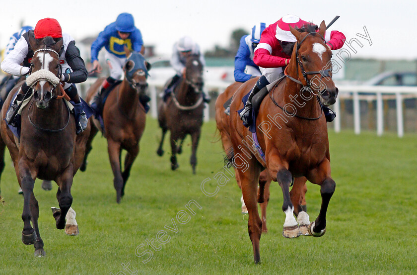 Piranesi-0004 
 PIRANESI (right, Georgia Cox) beats LITTLE BECKY (left) in The Free Daily Tips On attheraces.com Novice Stakes
Yarmouth 28 Jul 2020 - Pic Steven Cargill / Racingfotos.com