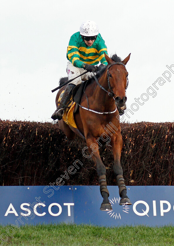 Fakir-D Oudairies-0002 
 FAKIR D'OUDAIRIES (Mark Walsh) wins The Betfair Ascot Chase
Ascot 19 Feb 2022 - Pic Steven Cargill / Racingfotos.com