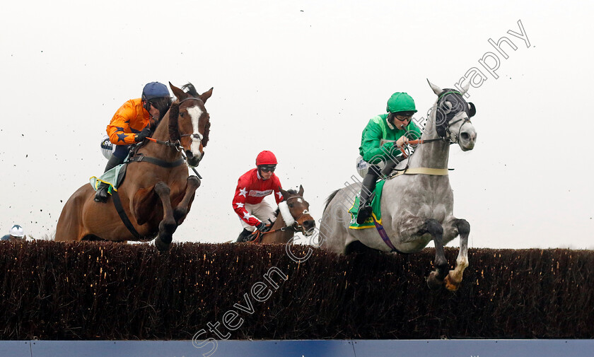 Bad-and-Kansas-City-Star-0002 
 BAD (right, Ben Jones) with KANSAS CITY STAR (left, Jonathan Burke)
Ascot 18 Jan 2025 - Pic Steven Cargill / Racingfotos.com