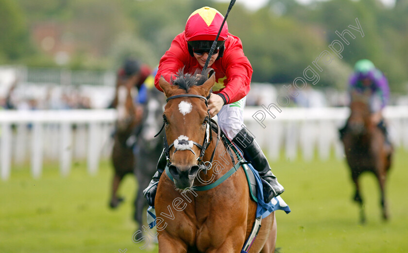 Highfield-Princess-0011 
 HIGHFIELD PRINCESS (Jason Hart) wins The 1895 Duke Of York Clipper Logistics Stakes
York 11 May 2022 - Pic Steven Cargill / Racingfotos.com