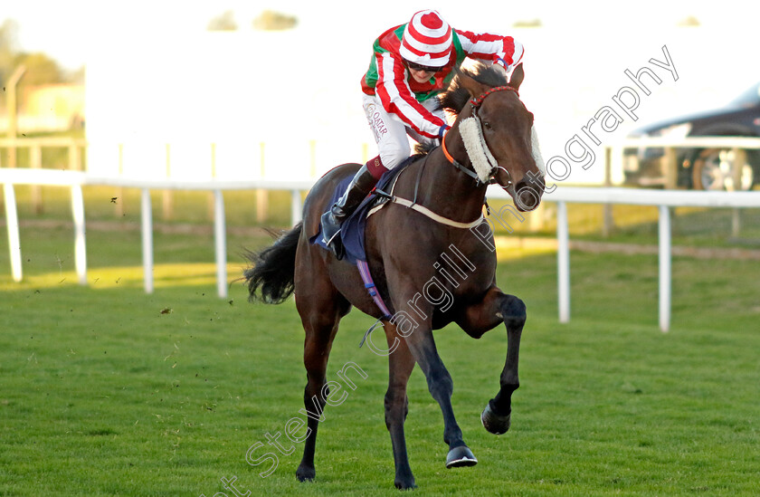 The-Spotlight-Kid-0004 
 THE SPOTLIGHT KID (Cieren Fallon) wins the Peter Dunnett Memorial Handicap
Yarmouth 18 Oct 2022 - Pic Steven Cargill / Racingfotos.com