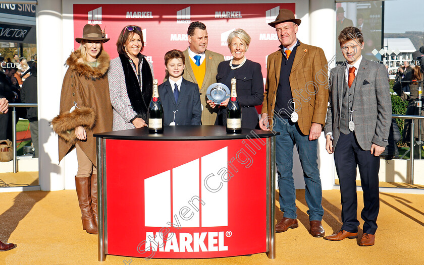 What-A-Moment-0006 
 Presentation for The Markel Insurance Amateur Riders Handicap Chase Cheltenham 17 Nov 2017 - Pic Steven Cargill / Racingfotos.com