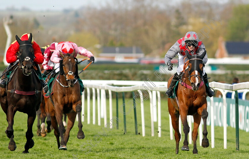 El-Jefe-0003 
 EL JEFE (Ben Smith) wins The Alder Hey Handicap Hurdle
Aintree 12 Apr 2024 - Pic Steven Cargill / Racingfotos.com