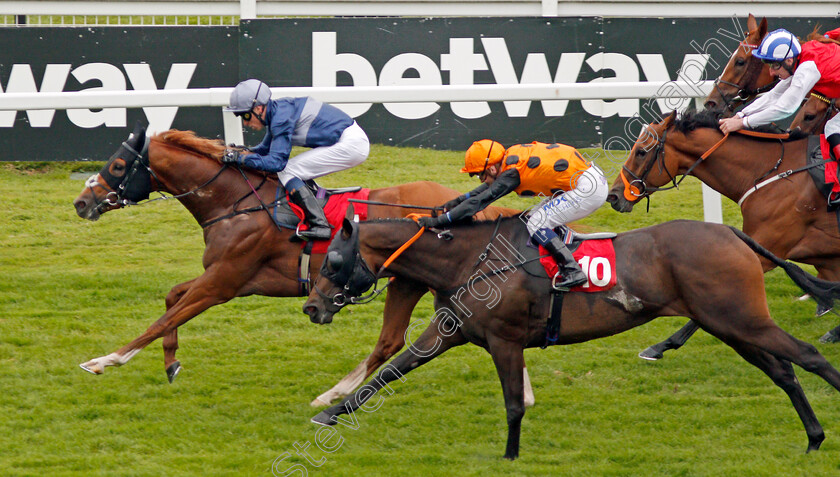 Siglo-Six-0007 
 SIGLO SIX (Kieran Shoemark) beats DELICATE KISS (right) in The Betway Live Casino Handicap
Sandown 31 Aug 2019 - Pic Steven Cargill / Racingfotos.com