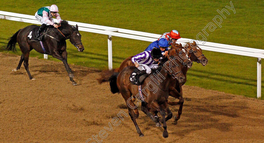 Victory-Bond-0003 
 VICTORY BOND (Ryan Moore) beats BOYNTON (centre) and RED VERDON (farside) in The Bet toteexacta At betfred.com Conditions Stakes Chelmsford 12 Oct 2017 - Pic Steven Cargill / Racingfotos.com