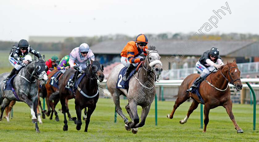 Major-Jumbo-0002 
 MAJOR JUMBO (centre, Nicola Currie) wins The Quy Mill Hotel & Spa Handicap Newmarket 17 Apr 2018 - Pic Steven Cargill / Racingfotos.com