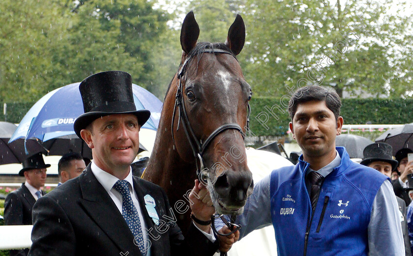 Blue-Point-0013 
 BLUE POINT with Charlie Appleby after The King's Stand Stakes
Royal Ascot 18 Jun 2019 - Pic Steven Cargill / Racingfotos.com