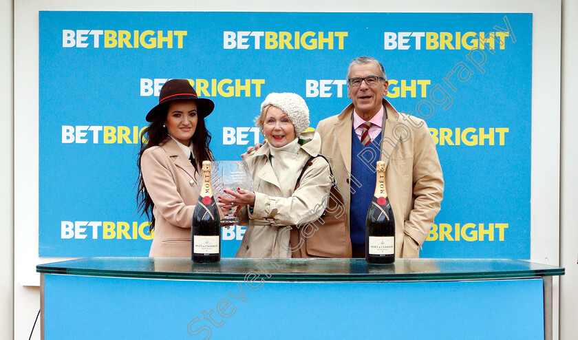 Frodon-0009 
 Presentation to Mr and Mrs P J Vogt for The BetBright Trial Cotswold Chase won by FRODON
Cheltenham 26 Jan 2019 - Pic Steven Cargill / Racingfotos.com