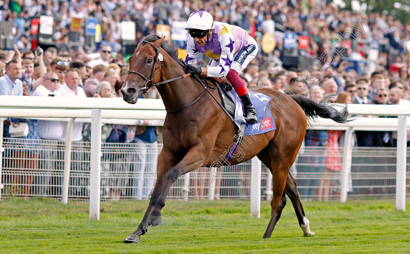 Kinross-0006 
 KINROSS (Frankie Dettori) wins The Sky Bet City of York Stakes
York 20 Aug 2022 - Pic Steven Cargill / Racingfotos.com