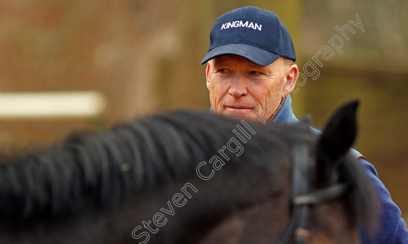 John-Gosden-0018 
 John Gosden watches his string return from the gallops in Newmarket 23 Mar 2018 - Pic Steven Cargill / Racingfotos.com