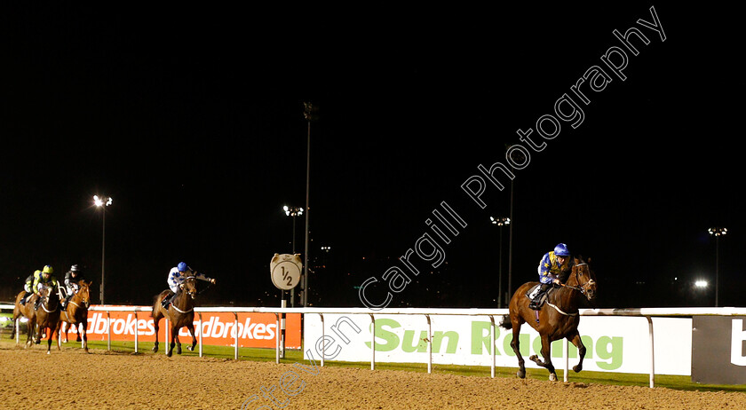 Aircraft-Carrier-0001 
 AIRCRAFT CARRIER (Martin Harley) wins The Betway Stayers Handicap
Wolverhampton 10 Dec 2018 - Pic Steven Cargill / Racingfotos.com