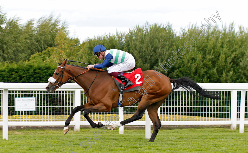 Coltrane-0006 
 COLTRANE (Rob Hornby) wins The Coral Marathon 
Sandown 1 Jul 2022 - Pic Steven Cargill / Racingfotos.com