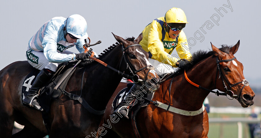 Black-Op-0005 
 BLACK OP (left, Noel Fehily) beats LOSTINTRANSLATION (right) in The Betway Mersey Novices Hurdle Aintree 14 Apr 2018 - Pic Steven Cargill / Racingfotos.com