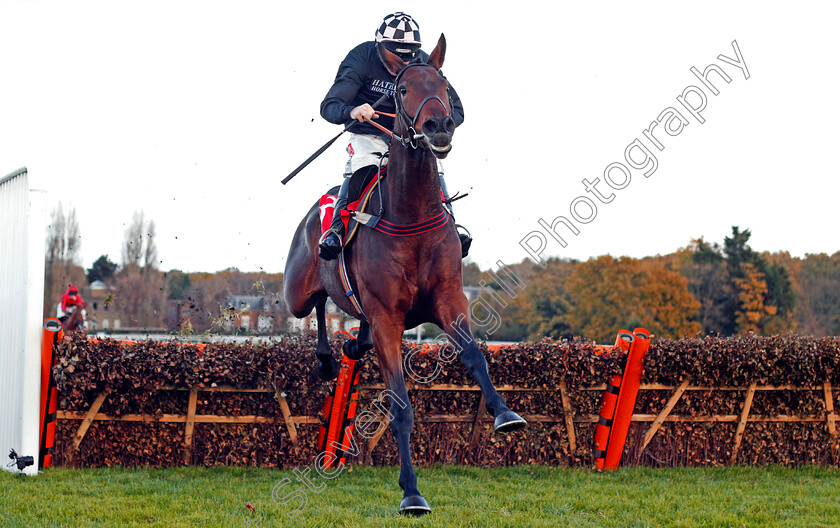 Irish-Prophecy-0003 
 IRISH PROPHECY (Leighton Aspell) wins The Download The App At 188bet Maiden Hurdle Sandown 12 Nov 2017 - Pic Steven Cargill / Racingfotos.com