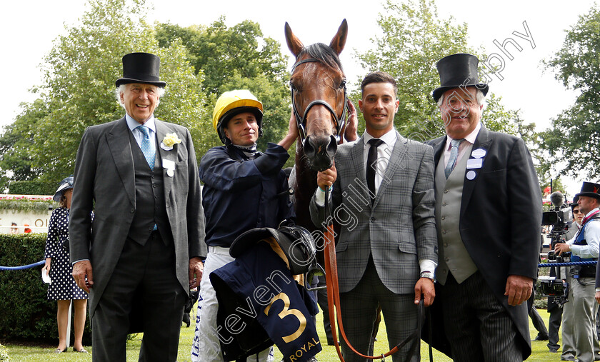 Crystal-Ocean-0012 
 CRYSTAL OCEAN (Ryan Moore) with Sir Michael Stoute and Sir Evelyn De Rothschild after The Hardwicke Stakes
Royal Ascot 23 Jun 2018 - Pic Steven Cargill / Racingfotos.com