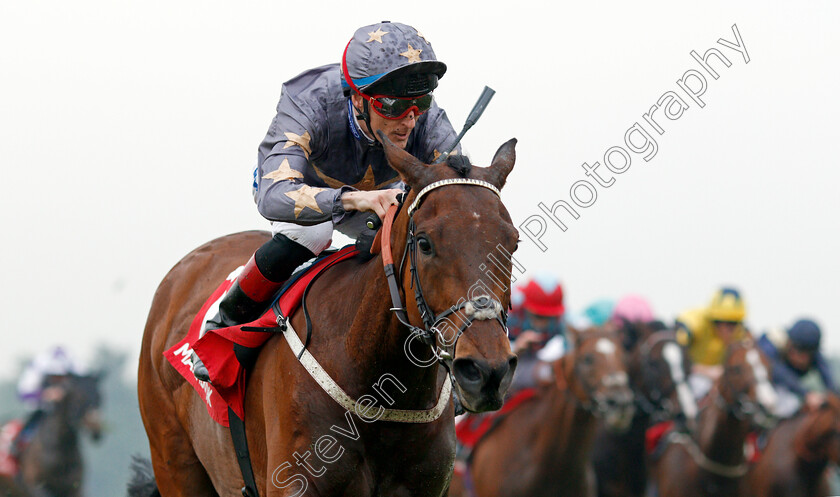 Magic-Circle-0007 
 MAGIC CIRCLE (Fran Berry) wins The Matchbook VIP Henry II Stakes Sandown 24 May 2018 - Pic Steven Cargill / Racingfotos.com