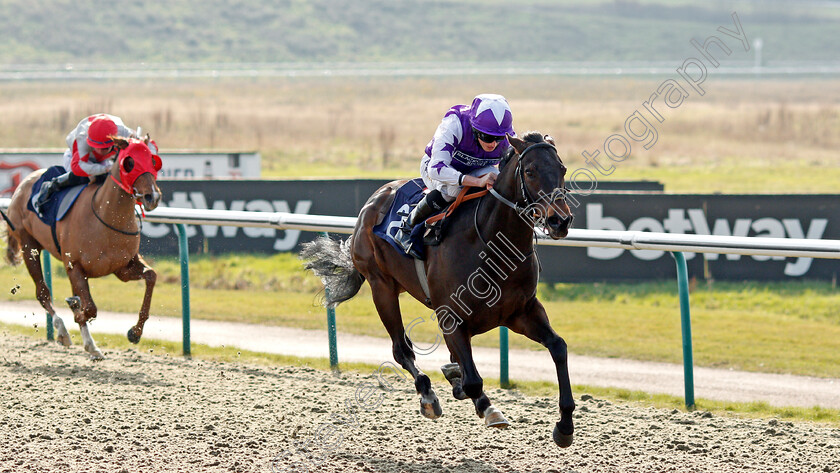 Crimson-Sand-0003 
 CRIMSON SAND (Ryan Moore) wins The Betway Maiden Stakes
Lingfield 27 Feb 2021 - Pic Steven Cargill / Racingfotos.com