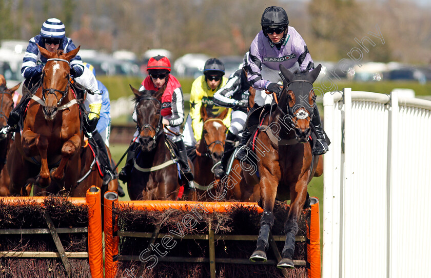 Stage-Star-0002 
 STAGE STAR (Harry Cobden)
Aintree 9 Apr 2022 - Pic Steven Cargill / Racingfotos.com