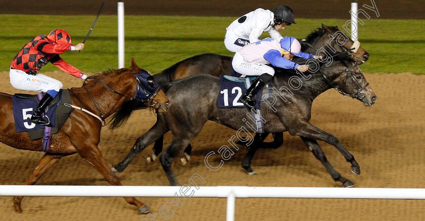 Maurice-Dancer-0004 
 MAURICE DANCER (farside, Paul Mulrennan) beats BEAT THE BREEZE (nearside) in The Ladbrokes Nursery
Wolverhampton 26 Nov 2019 - Pic Steven Cargill / Racingfotos.com