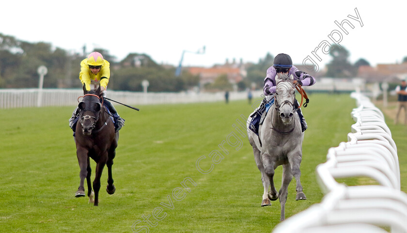 First-Folio-0007 
 FIRST FOLIO (right, Taylor Fisher) beats CAPOTE'S DREAM (left) in The National Horseracing Museum Supported By ARC Handicap
Yarmouth 15 Sep 2022 - Pic Steven Cargill / Racingfotos.com