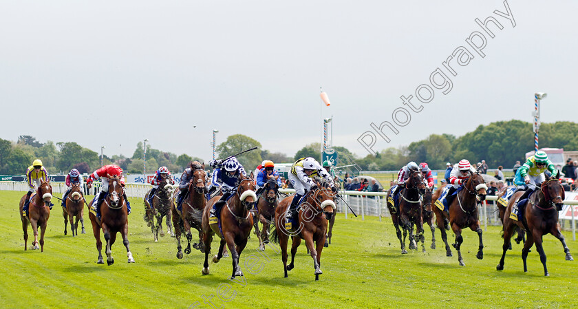 Dakota-Gold-0002 
 DAKOTA GOLD (centre, Connor Beasley) beats MAKANAH (left) in The Churchill Tyres Handicap
York 11 May 2022 - Pic Steven Cargill / Racingfotos.com