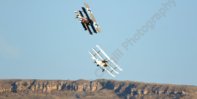 Dogfight-0012 
 World War I dogfight re-enactment takes place above Cheltenham Racecourse
18 Nov 2018 - Pic Steven Cargill / Racingfotos.com