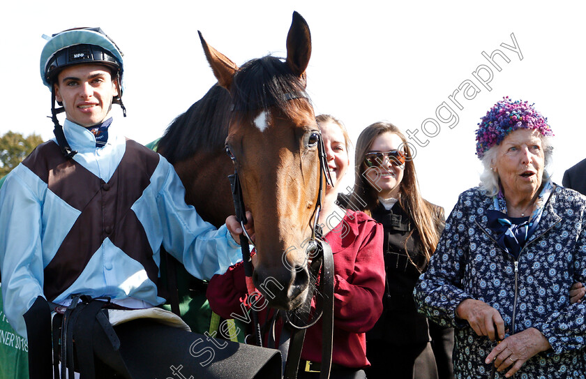 Fairyland-0010 
 FAIRYLAND (Donnacha O'Brien) with owner Evie Stockwell after The Juddmonte Cheveley Park Stakes
Newmarket 29 Sep 2018 - Pic Steven Cargill / Racingfotos.com