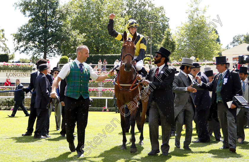 Main-Edition-0008 
 MAIN EDITION (James Doyle) with Saif Ali after The Albany Stakes
Royal Ascot 22 Jun 2018 - Pic Steven Cargill / Racingfotos.com