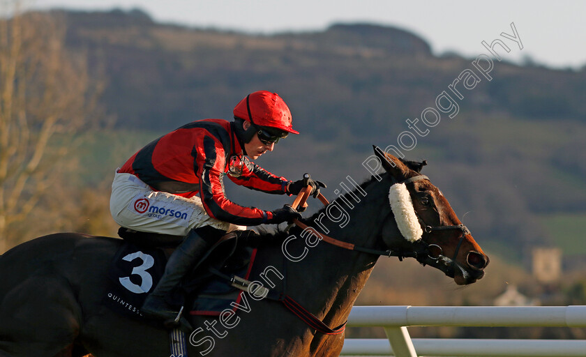 Game-On-For-Glory-0005 
 GAME ON FOR GLORY (Harry Cobden) wins The Quintessentially Mares Handicap Chase
Cheltenham 14 Dec 2024 - Pic Steven Cargill / Racingfotos.com