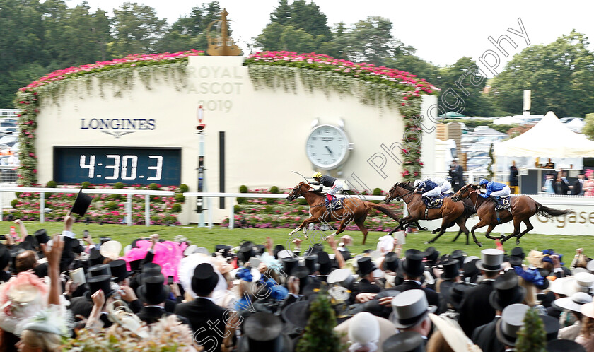 Stradivarius-0011 
 STRADIVARIUS (Frankie Dettori) wins The Gold Cup
Royal Ascot 20 Jun 2019 - Pic Steven Cargill / Racingfotos.com