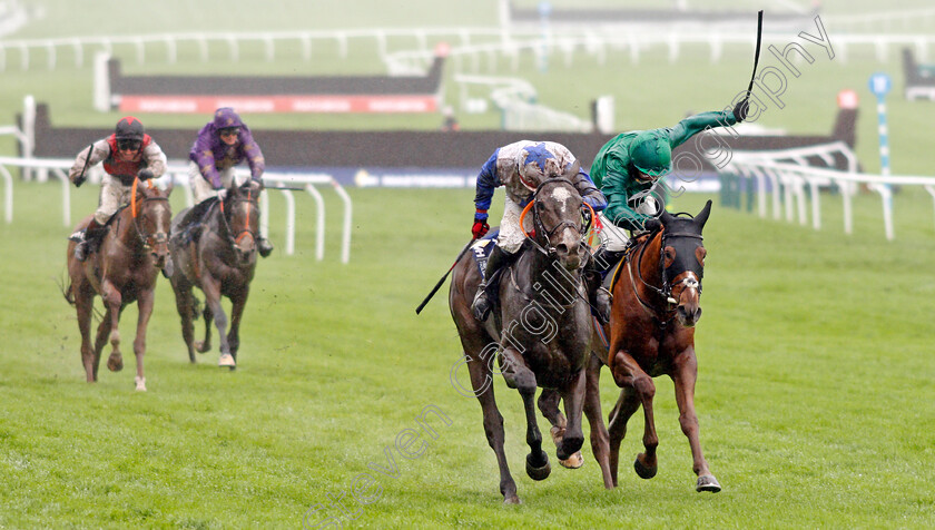 Soviet-Pimpernel-0001 
 SOVIET PIMPERNEL (left, Kevin Sexton) with TORPILLO (right, Daryl Jacob)
Cheltenham 26 Oct 2019 - Pic Steven Cargill / Racingfotos.com