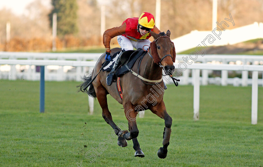 Graceful-Legend-0002 
 GRACEFUL LEGEND (Max Kendrick) wins The Trisoft Mares Handicap Hurdle Ascot 25 Nov 2017 - Pic Steven Cargill / Racingfotos.com