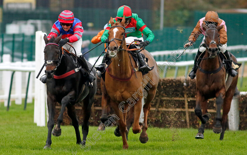 El-Saviour-0005 
 EL SAVIOUR (centre, Tom Cannon) beats MYFANWY'S MAGIC (left, Harry Atkins) in The Denis O'Connell Memorial National Hunt Novices Hurdle
Warwick 22 Nov 2023 - Pic Steven Cargill / Racingfotos.com