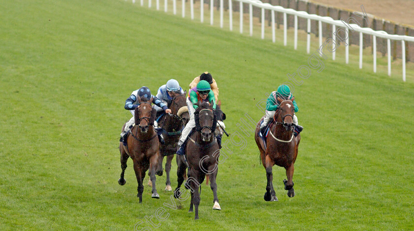 Papa-Stour-0001 
 PAPA STOUR (centre, Marco Ghiani) beats MOLLY SHAW (right) in The Download The At The Races App Handicap
Yarmouth 14 Sep 2021 - Pic Steven Cargill / Racingfotos.com