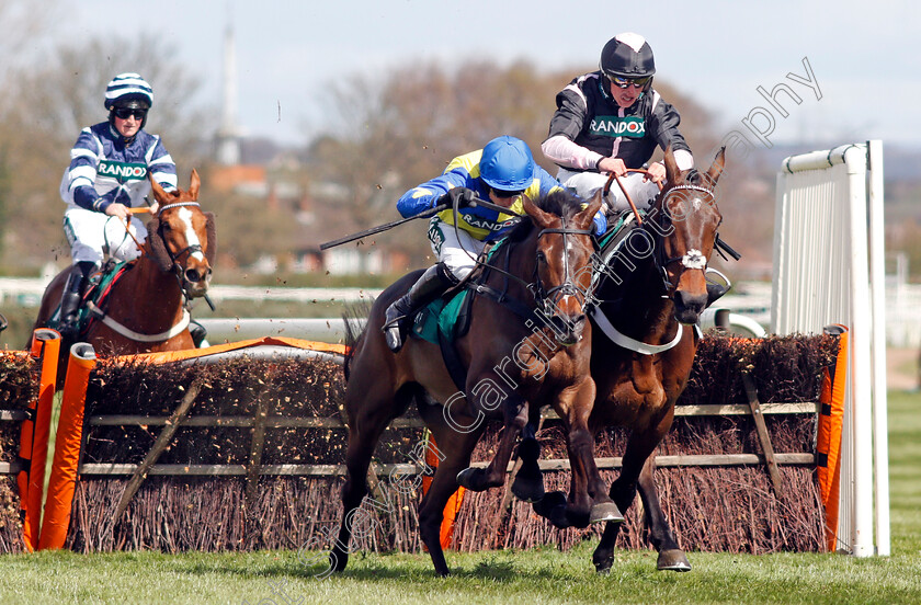 Langer-Dan-0003 
 LANGER DAN (left, Harry Skelton) beats FILS D'OUDAIRIES (right) in The 20 Years Together Alder Hey & Aintree Handicap Hurdle
Aintree 8 Apr 2022 - Pic Steven Cargill / Racingfotos.com