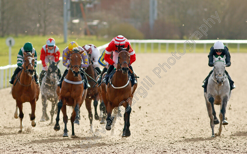 Fountain-Cross-0003 
 FOUNTAIN CROSS (centre, Rossa Ryan) beats BAKERSBOY (yellow cap) in The Read Katie Walsh On Betway Insider Handicap
Wolverhampton 12 Mar 2022 - Pic Steven Cargill / Racingfotos.com