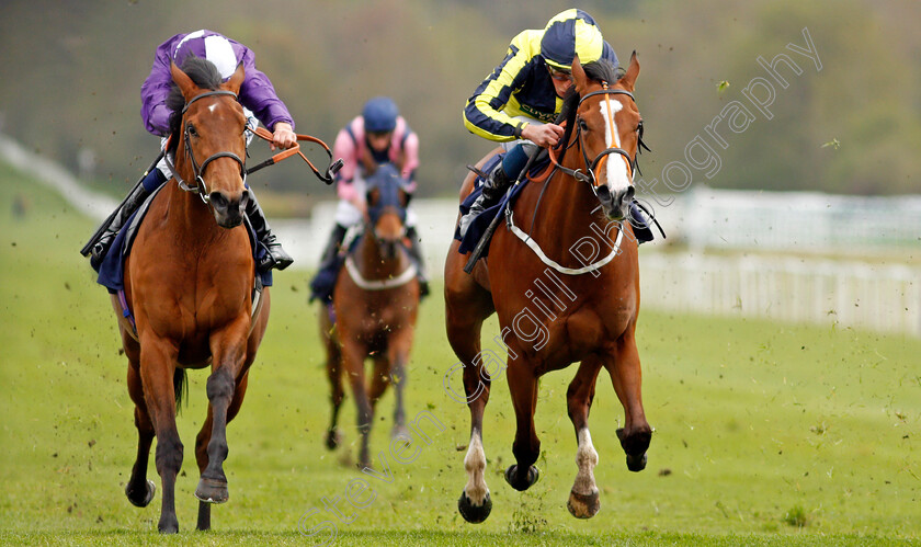 Meu-Amor-and-Isabella-Giles-0002 
 MEU AMOR (left, Ben Curtis) with ISABELLA GILES (right, William Buick)
Lingfield 8 May 2021 - Pic Steven Cargill / Racingfotos.com