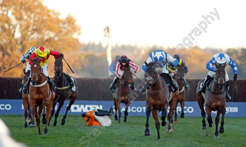 Boothill-0006 
 BOOTHILL (centre, Jonathan Burke) beats FRERE D'ARMES (right) in The Jim Barry Wines Hurst Park Handicap Chase
Ascot 25 Nov 2023 - Pic Steven Cargill / Racingfotos.com