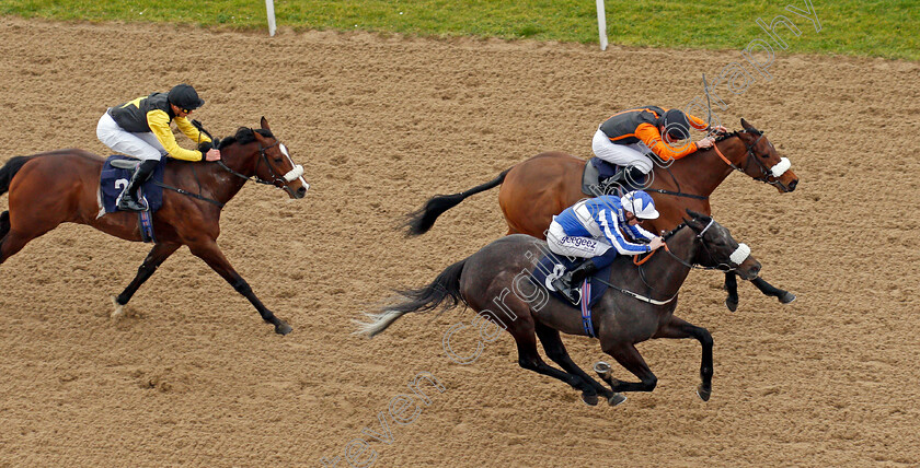 Notre-Belle-Bete-0006 
 NOTRE BELLE BETE (nearside, David Probert) beats BALDOMERO (farside) in The Mansionbet Lincoln Trial Handicap
Wolverhampton 12 Mar 2022 - Pic Steven Cargill / Racingfotos.com