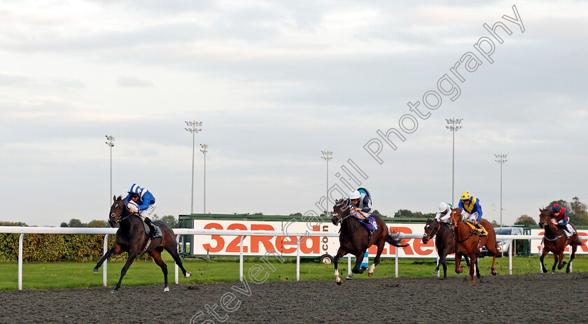 Mushahadaat-0003 
 MUSHAHADAAT (Dane O'Neill) wins The 32Red.com British Stallion Studs EBF Maiden Fillies Stakes Div1 Kempton 4 Oct 2017 - Pic Steven Cargill / Racingfotos.com