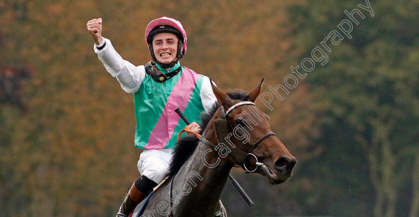 Bluestocking-0023 
 BLUESTOCKING (Rossa Ryan) winner of The Qatar Prix de l'Arc de Triomphe 
Longchamp 6 Oct 2024 - Pic Steven Cargill / Racingfotos.com