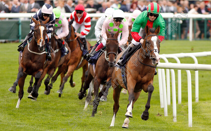 Jukebox-Jive-0004 
 JUKEBOX JIVE (Joe Fanning) leading the field in The Doncaster Cup
Doncaster 14 Sep 2018 - Pic Steven Cargill / Racingfotos.com