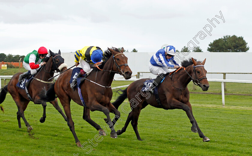 Coco-Royale-0005 
 COCO ROYALE (centre, Cieren Fallon) beats LUNA EFFECT (right) in The Stream Racing At Bresbet.com Handicap
Yarmouth 16 Oct 2023 - Pic Steven Cargill / Racingfotos.com