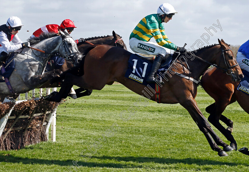 Zenta-0004 
 ZENTA (Mark Walsh) wins The Jewson Anniversary 4yo Juvenile Hurdle
Aintree 13 Apr 2023 - Pic Steven Cargill / Racingfotos.com