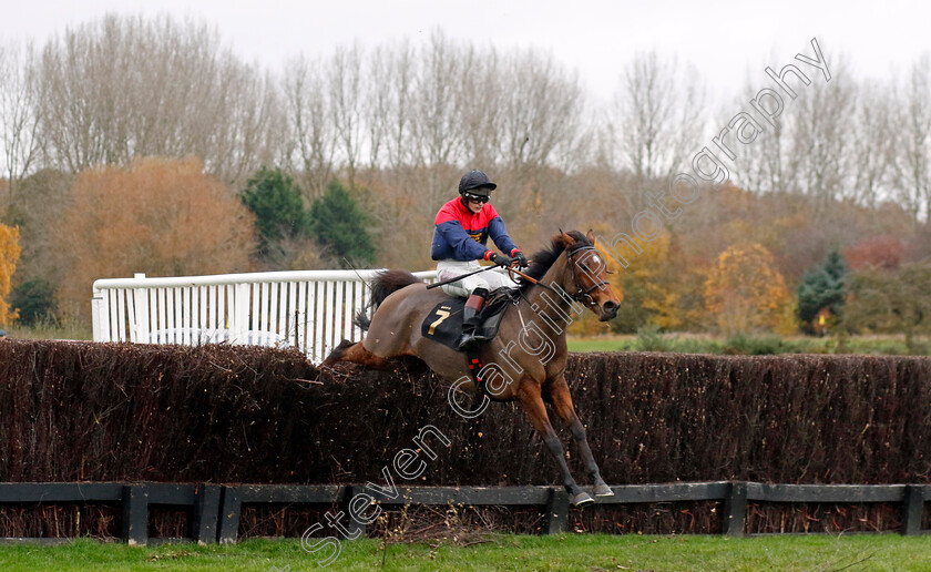 Lily-Glitters-0001 
 LILY GLITTERS (Alice Stevens)
Warwick 22 Nov 2023 - Pic Steven Cargill / Racingfotos.com