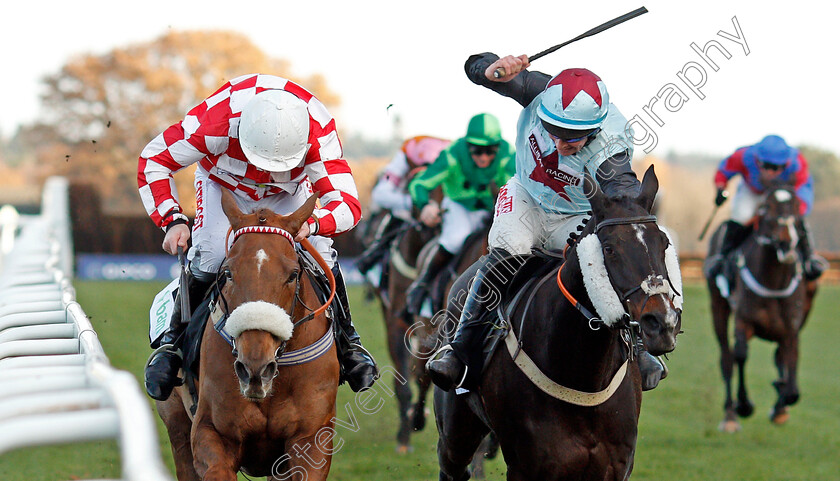 Toviere-0002 
 TOVIERE (left, Leighton Aspell) beats CLONDAW CIAN (right) in The BAM Construct UK Novices Handicap Chase Ascot 25 Nov 2017 - Pic Steven Cargill / Racingfotos.com