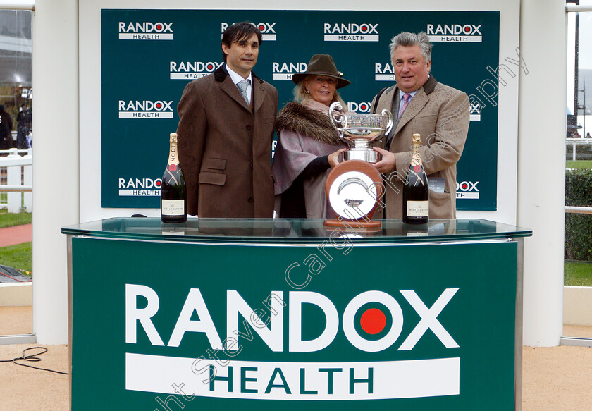 Modus-0006 
 Presentation to Paul Nicholls for The Randox Health Handicap Chase won by MODUS
Cheltenham 27 oct 2018 - Pic Steven Cargill / Racingfotos.com